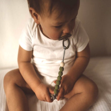 Spiral Soother Clip - Kale